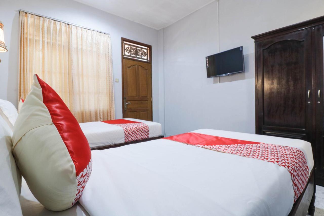 Oyo 2411 Taman Mekar Beach Inn 2 Kuta Lombok Dış mekan fotoğraf